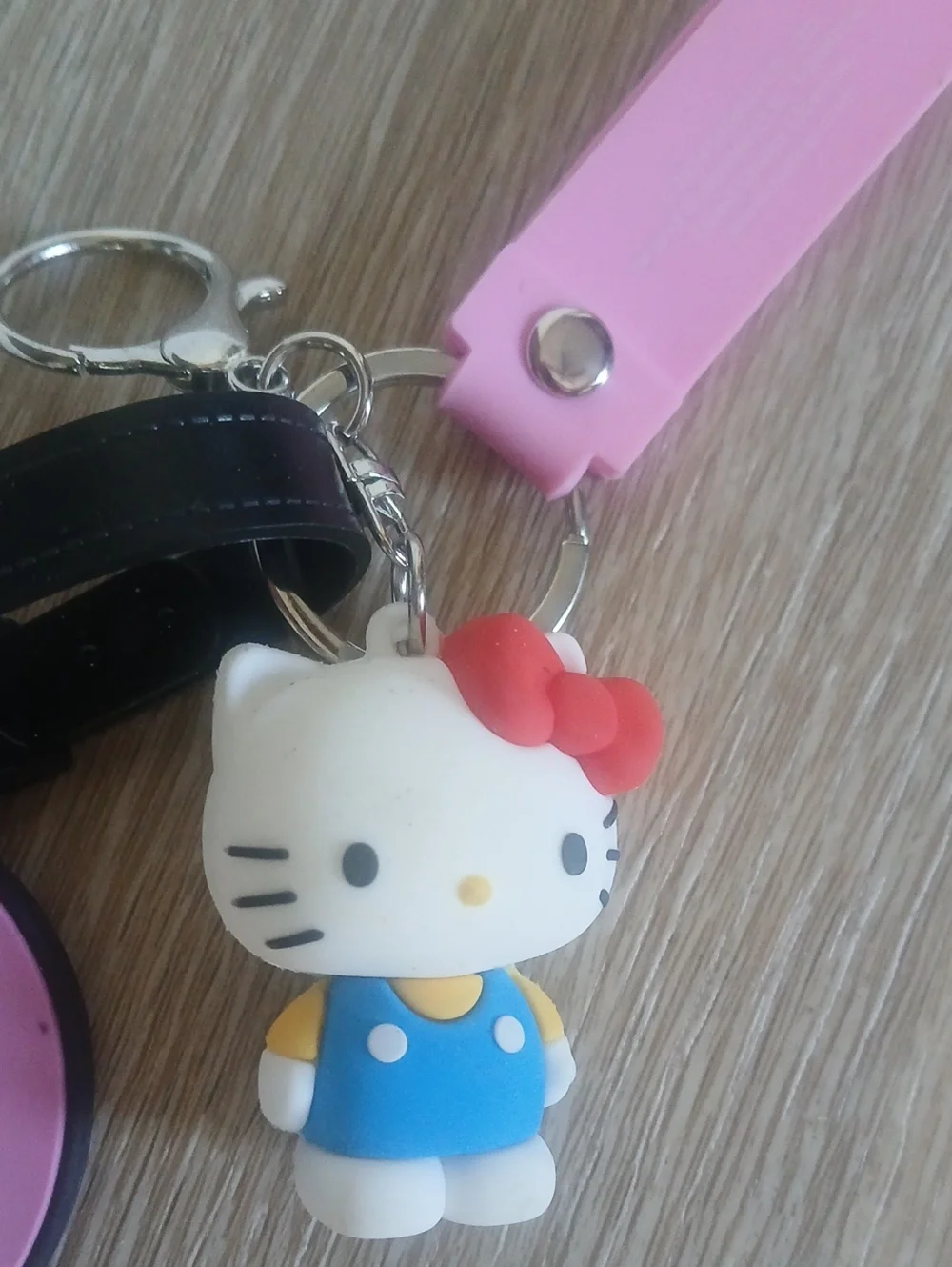 Hello Kitty Pink Heart Luggage Tag with Friends Charm And Lanyard Key Ring 2024